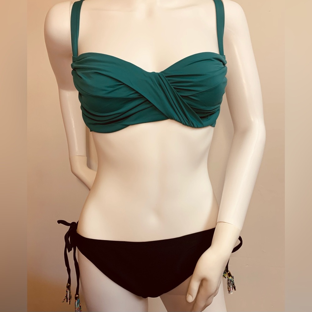 2 items CALZEDONIA Cobey Swimwear bikini top and Xhilaration Bikini bottom